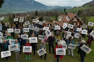 Am 23. März 2023 hat der Verein Klimaschutz Schweiz zusammen mit rund 200 Partnerorganisationen in Flüeli-Ranft (OW) die Ja-Kampagne zum Klimaschutz-Gesetz lanciert.