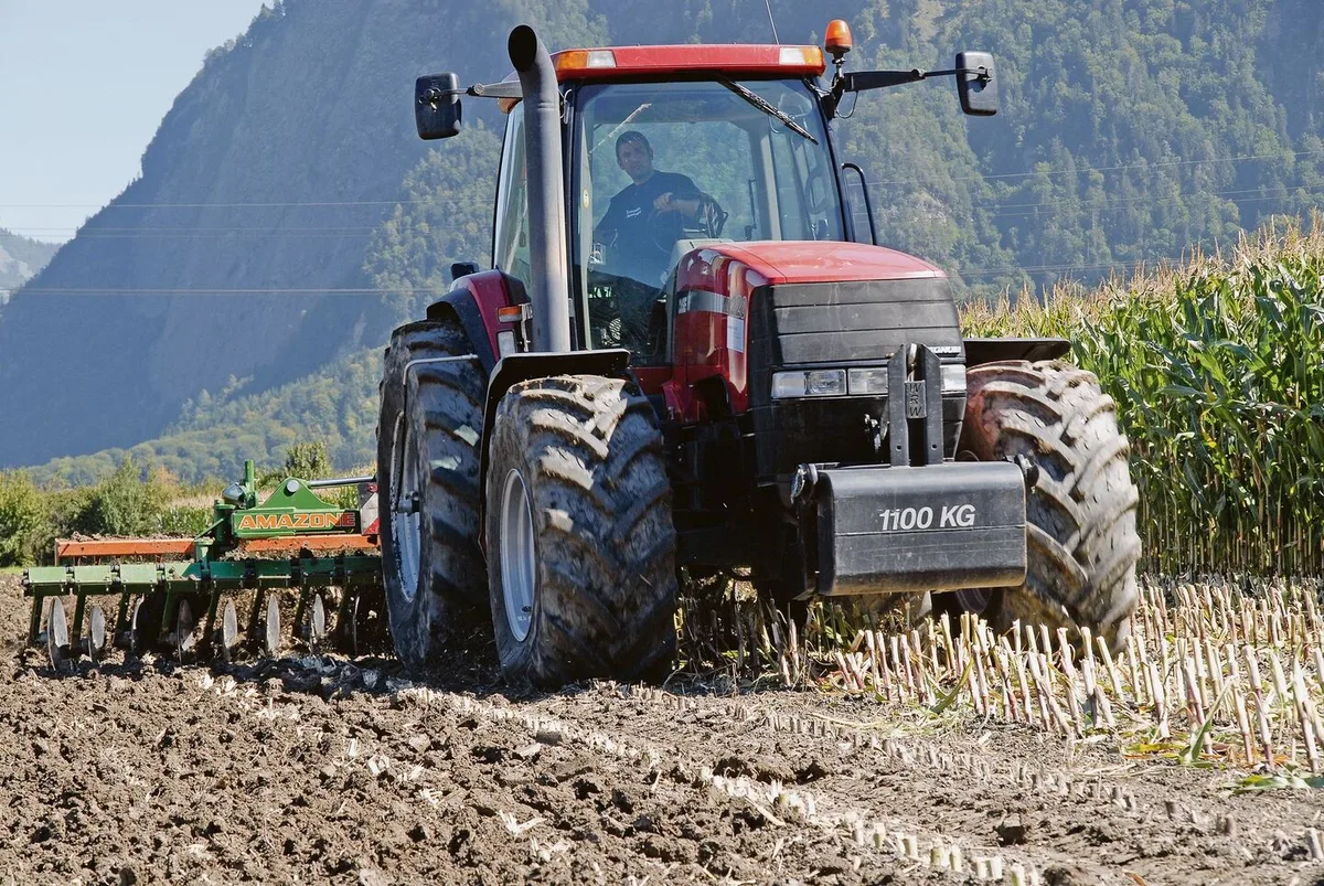 c47fc6e60aef25454f8763e570a03ddc4c97b44004f49b5ed2883032a070891e Auch nächstes Jahr wird der Maisanbau wegen Funden des Maiswurzelbohrers in vielen Gebieten der Schweiz eingeschränkt. In einigen Kantonen gilt das Anbauverbot von Mais nach Mais über das ganze Kantonsgebiet.