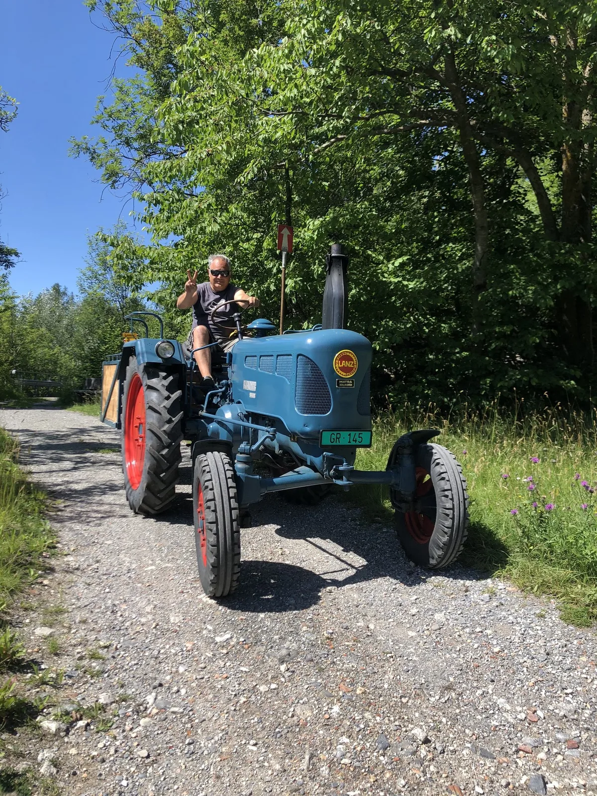 LanzBulldog-Oldtimer-1-lja Ein seltener Oldtimer in Graubünden – und ein echtes Stück Geschichte