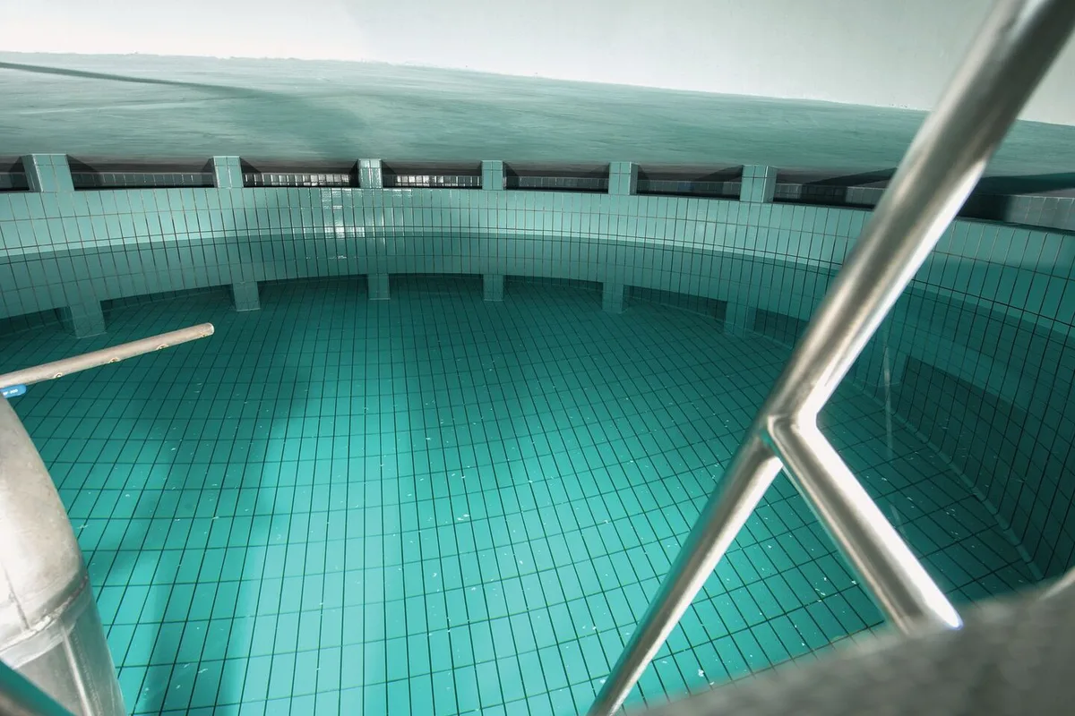c569e54e361cb7a0da33bb94db05609edbb41bcdd9732916013d6d81ddffb89e Symbolbild eines Trinkwasser-Reservoirs.