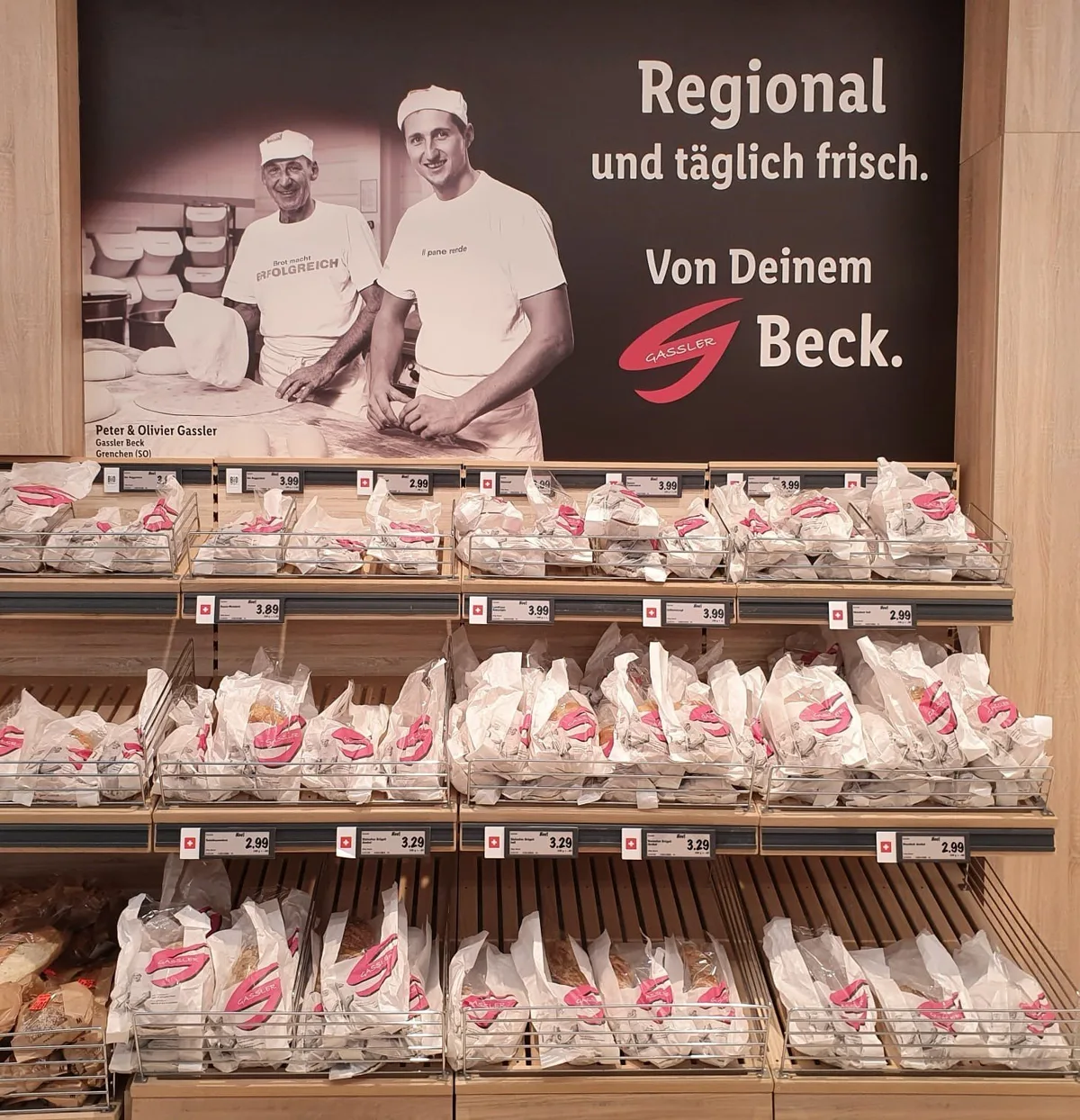 6330ac03b474852f8ff600b07f491e2730069b39 Die Bäckerei Gassler erhält in den Lidl-Filialen einen eigenen Bereich, der auch deren Marke trägt. (Bild Lidl Schweiz)
