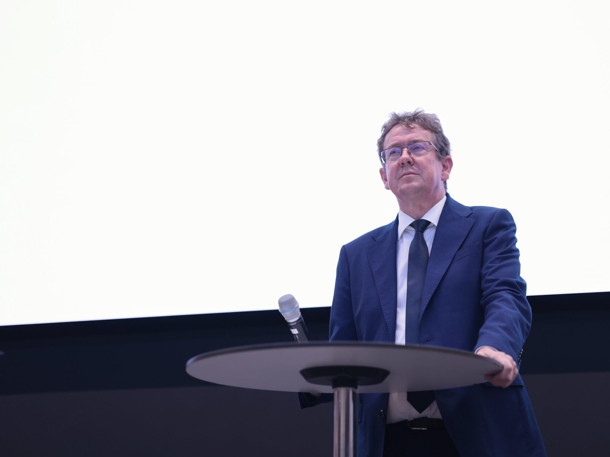 Podium am Strickhof: Bundesrat Albert Rösti wirbt für ein Nein