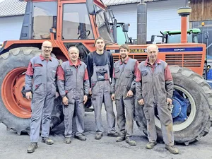 Das Team der Ruder Traktoren AG: (v.l.n.r.) Christian Ruder, Jürg Giger, Philipp Rusch, Valentin Hasler und Fritz Ruder, der 1973 den Grundstein des Unternehmens legte.