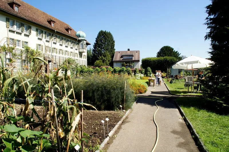 44ad9a4c062825e577f41561c8946e57a01b5fef Im Rahmen des Projekts «#ALMA» geben Bäuerinnen und Landfrauen unter anderem ihr Wissen rund um den Garten an andere weiter. (Bild lid)