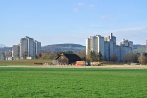 Auf Kosten von Boden: Die 10-Millionen-Schweiz spaltet die Landwirtschaft.