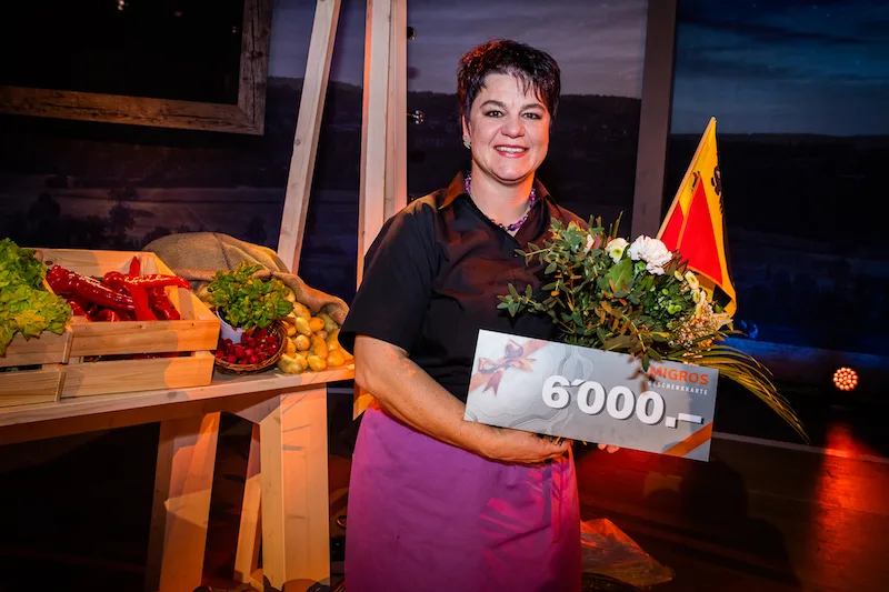 e736ae5ab675c65a4cc8ac1d937ef0aa3629815f Anita Mosimann kamen bei der Entscheidung die Tränen. (Bilder SRF/ Ueli Christoffel)