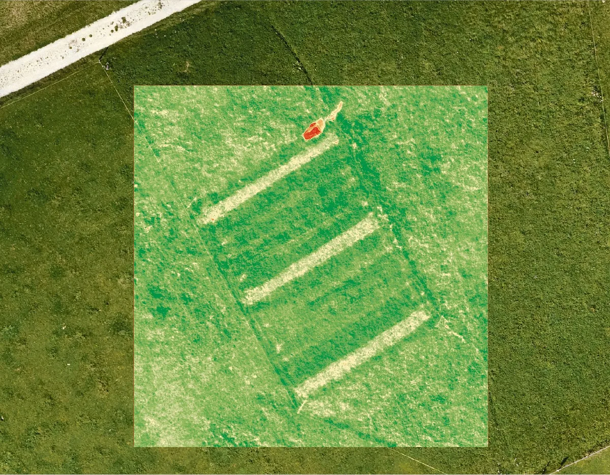 ef5f0cfc781fdc8774d0dc08beac8cd50bf1935b Die Drohne erlaubt es, grossflächig Grashöhen zu erheben. Eine Multispektralkamera ist aufgebaut. (Bild Michael Sutter)