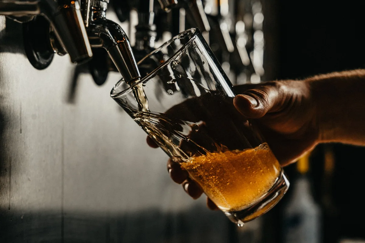 Bier-Zapfhahn_01_unsplash Über 3 Millionen Hektoliter und so viele Brauereien wie noch nie