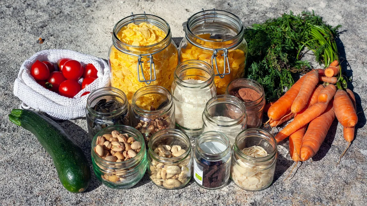 jasmin-sessler-7K17MvT8qBg-unsplash Haltbarkeitsdaten richtig verstehen und Food Waste verhindern – diese Tabelle hilft dabei