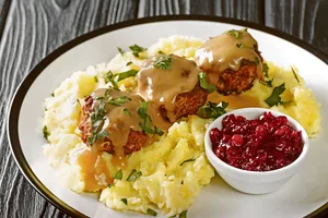 Ein währschaftes Essen mit Hacktätschli kommt nicht bei allen Mitarbeitenden an.