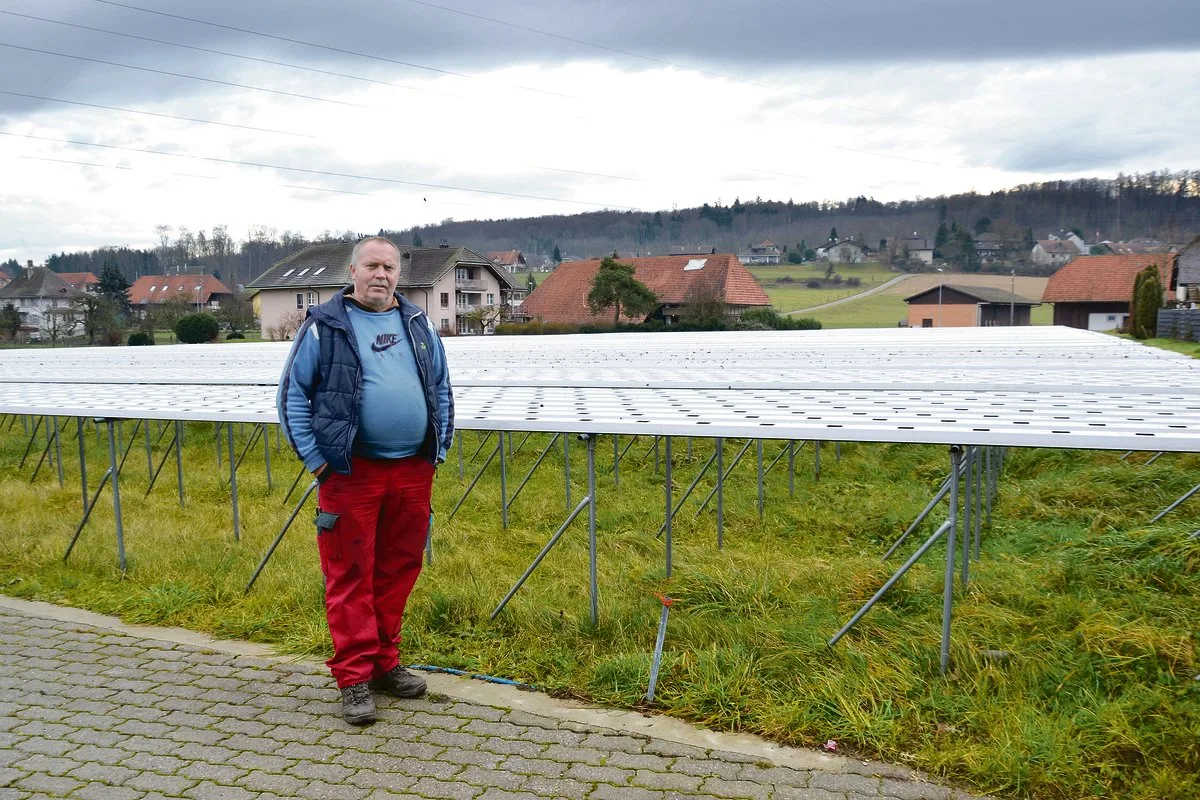 1c20b899289c19187bbe3c2f7b01dc702b06e0b9 Im Januar wächst noch kein Hydro-Salat auf der Anlage von Thomas Wyssa. Im Sommer dafür in drei Farben. (Bild jsc)