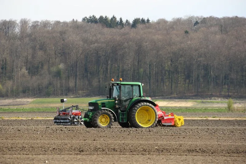 Bodenbearbeitung-800px Vollgas macht Motoren zum Säufer – aber nicht nur das