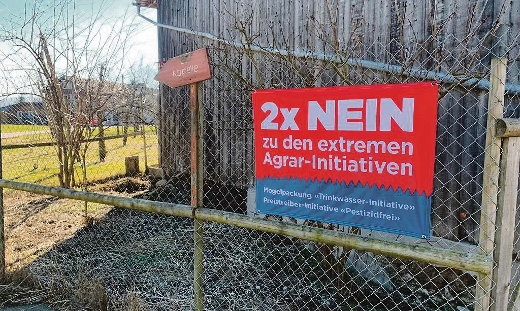 04b3671e2bc0978e3e4f8f83147ca402fe952916 Im Moment wird mit Fahnen für 2 × Nein geworben. Ab dem 11. Mai dürfen dann auch Plakate aufgestellt werden. (Bild BauZ)