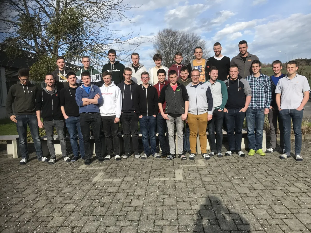7751d53d7b0b42ffbf406ebe01a78d60a6e2f67b Sie haben die Ausbildung zum Landwirt und zur Landwirtin EFZ im Kanton Luzern abgeschlossen. Auf dem Bild zu sehen ist die Klasse 3b. (Bilder zVg)