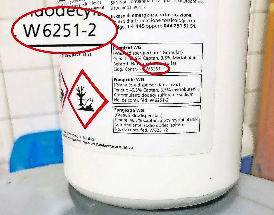e186e3db5bdcde11461e400509252620d88bf1aff49025eab2b9f45fd64aac5b Das «W» in der Zulassungsnummer zeigt, dass das Produkt von den Schweizer Zulassungsbehörden eingehend geprüft worden ist.