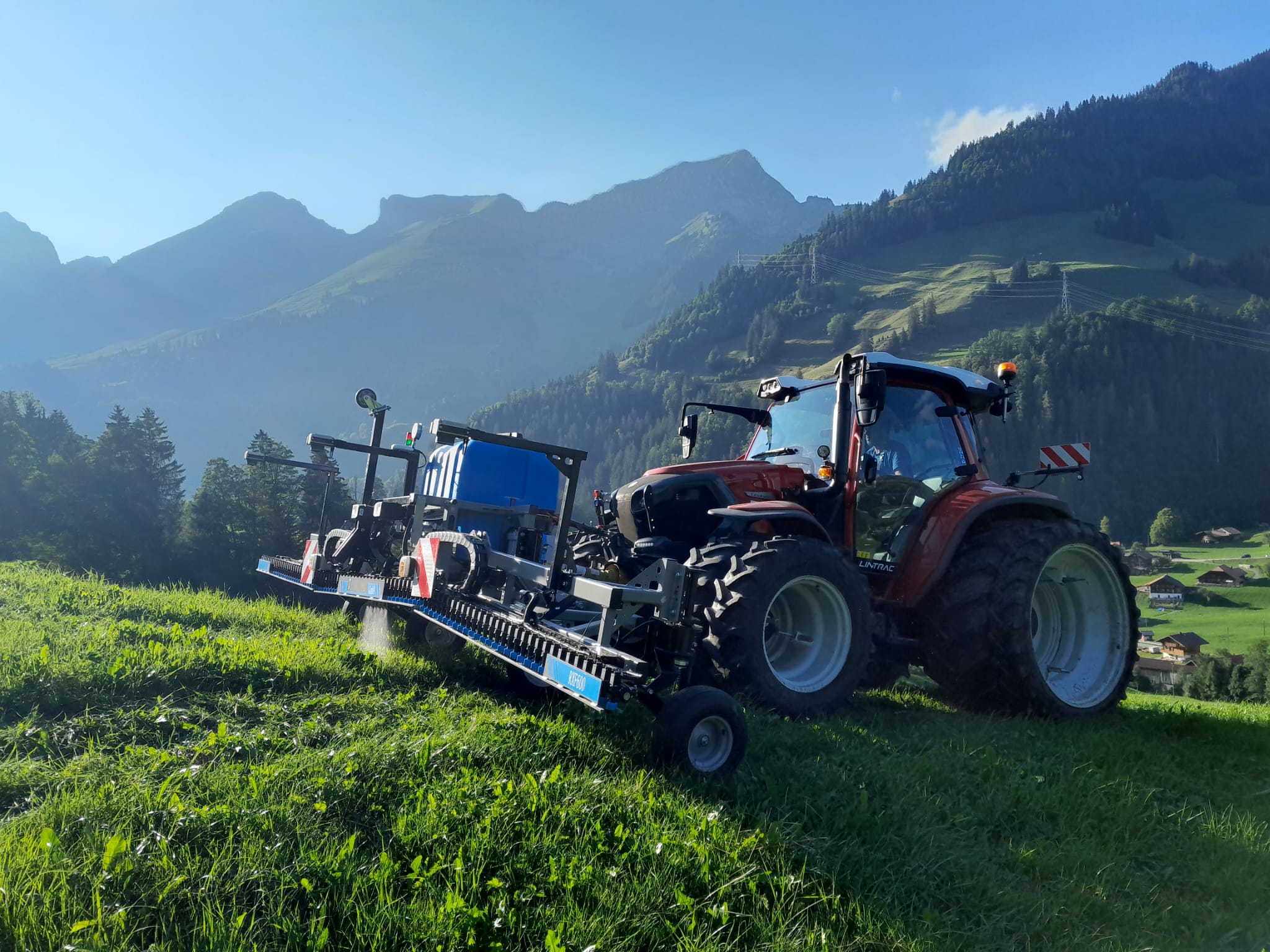 Mit dem Rumex-Spritzbalken lassen sich bis zu 90 Prozent Herbizide sparen.