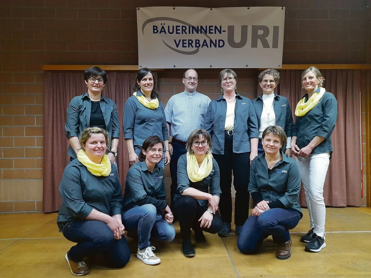 ee9497becd9f64d6cf33ef144f23af4c83c72837ec8f2b6bf0bd0d362dbf639f Die Urner Bäuerinnen wählten ihre Vorstandsfrauen für zwei weitere Amtsjahre. Mit auf dem Bild Seelsorger German Betschart. Rechts von ihm Präsidentin Margrith Gisler.