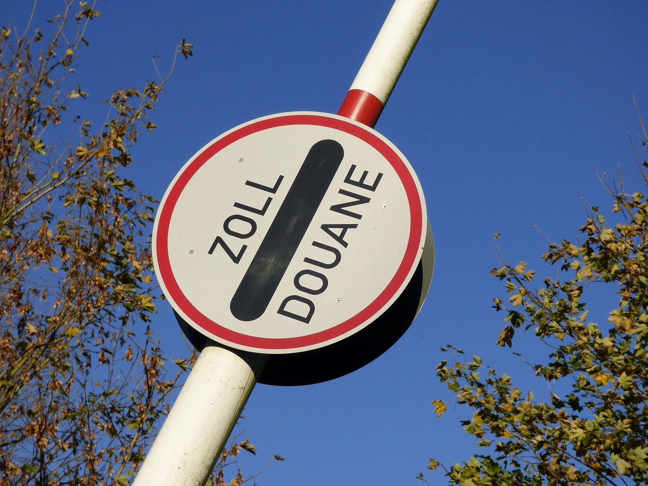 Im März hatte der Bundesrat die Grenzen teilweise geschlossen, um die Verbreitung des Coronavirus zu bekämpfen. (Bild Pixabay)