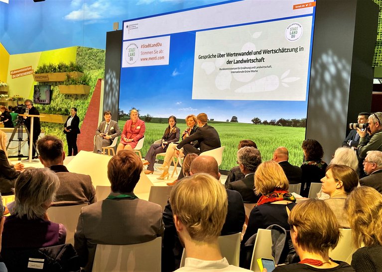 Mit Wissen steigt Wertschätzung: Start der Nationalen Dialogforum Stadt.Land.Du an der Grünen Woche in Berlin 2020. (Bild lid / Caroline Rediger)