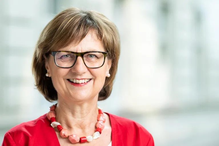 feff86985da066bf87b4578a4dcf4b2fb2a555a9 Die neue Agrarministerin Maria Patek. (Bild BMNT/Paul Gruber)
