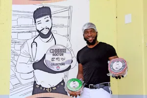 Baba Adewale gewann mit seiner Marke «Cheese Doctor» den Culinarium-König 2025 in der Kategorie Produktion. Mit der Marke erweiterte er das Sortiment der traditionellen Schafmilchkäserei.