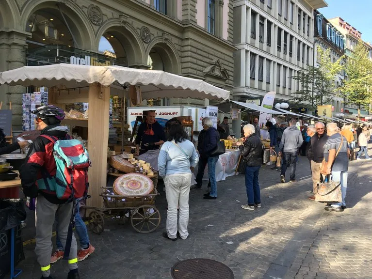 a0b9b54a0c48cc6a33c1f9085434c2eb1838c24a Wer vergangenes Wochenende das Käsefest in Thun verpasst hat, hat am 19. Oktober in Luzern die Gelegenheit, sich beim Käsefest verzaubern zu lassen. (Bild Cheese Festival)