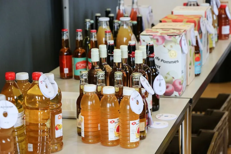 c7646224a5623efc4b063d40fc6ae9443415e95a Ein guter Fruchtsaft sollte ein ausgewogenes Säure-Zucker-Verhältnis haben – und darf mit Kräutern überraschen. (Bild zVg)