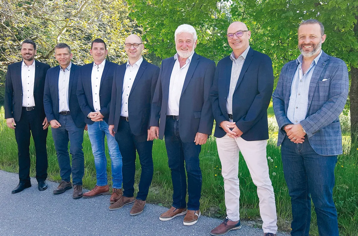 Gruppenbild_neue_Partner_red Die Farmtec SA übergibt ihre Geschäftstätigkeit an die Krieger AG