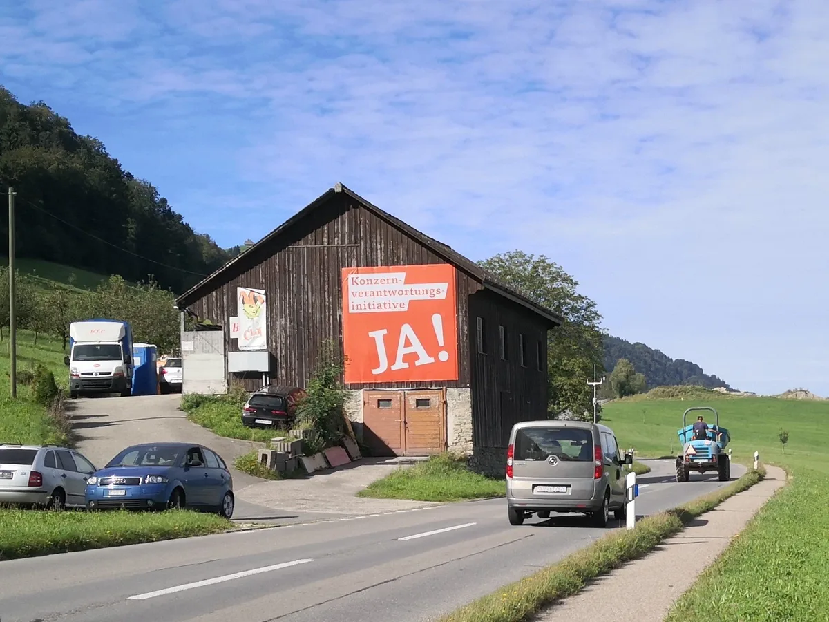 cc0c64f40cd3a4106a33101fd75038bff80a36cd Nicht nur in den Städten und Agglomerationen wachse die Zustimmung für die Konternverantwortungs-Initiative, sondern auch in ländlichen Gebieten, stellt die VKMB fest. (Bild VKMB)