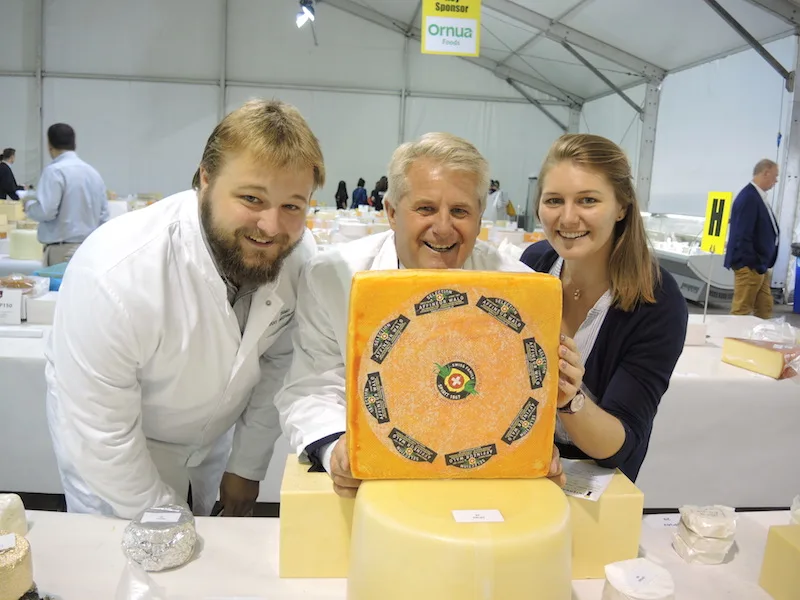 097dbe94b2200b86ed0188cfe4cbe77598951ee3 Die Schweizer Käsespezialisten von Affineur Walo erhielten an den Cheese Awards 15 Auszeichnungen. (Bild zVg)