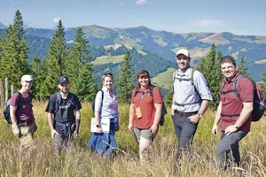 Sie begutachteten die Alpen in der Kommission I: David Stöckli, Amt für Landwirtschaft; Christoph Overney, Kommissionspräsident; Astrid Herren; Céline Magnine; der Förster Michael Ackermann und Nadine Degen (v. r. n. l.).