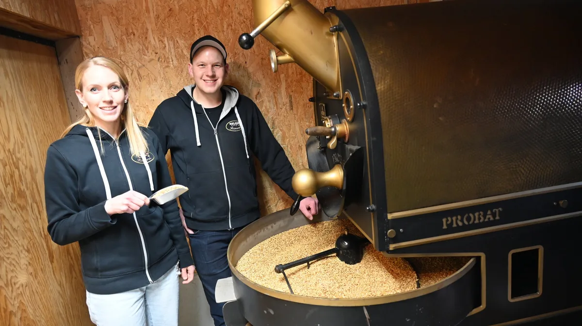NS-A-06-Kaffee-4sp Trinkgenuss aus dem Seeland mit und ohne Kaffeebohne