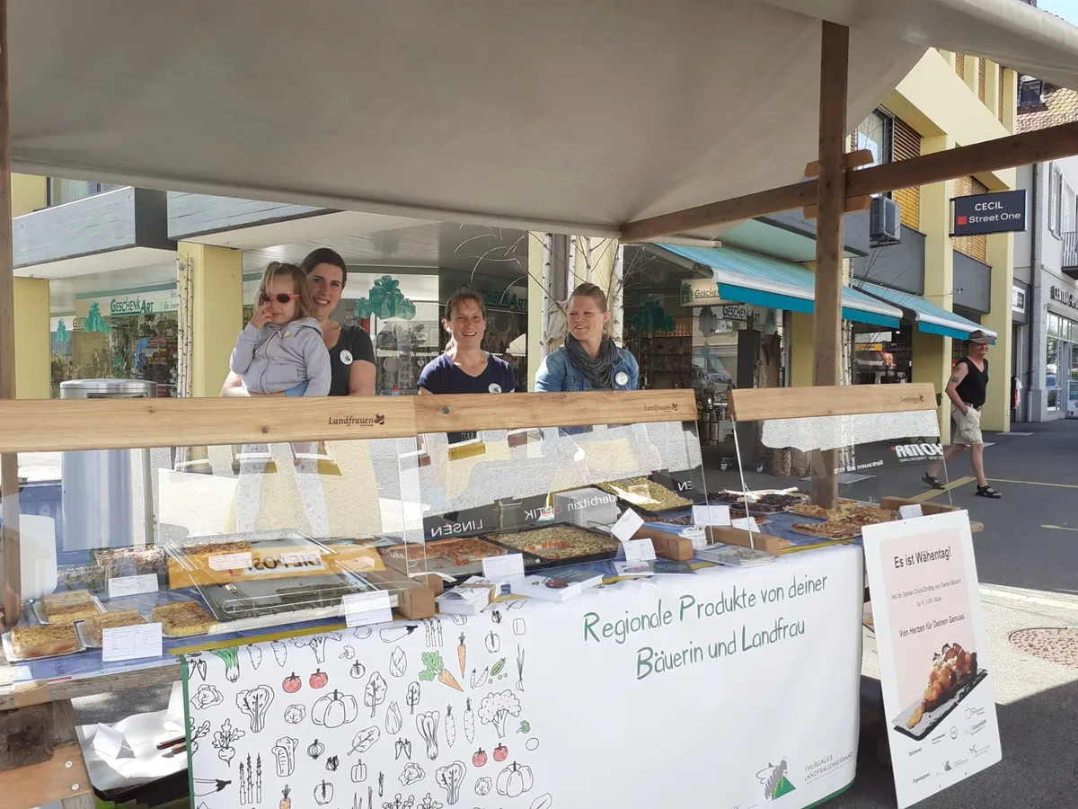 Stand_Amriswil Die Thurgauer Landfrauen verkauften Wähen für Genuss und Biodiversität