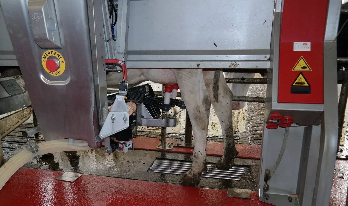 e5e7ec40520cb9c2e989a3b0d322d6221af531a3 Landwirte investieren viel Geld in ihr Betriebsinventar. Eine seriös ermittelte Versicherungssumme schützt vor bösen Überraschungen im Schadenfall. (Bild BauZ)