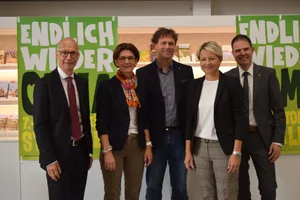 In Schaffhausen herrschte schon fast feierliche Stimmung (v. l. n. r.): Thomas Scheitlin, Katrin Meyerhans, Hannes Schärer, Christine Bolt und Dino Tamagni.