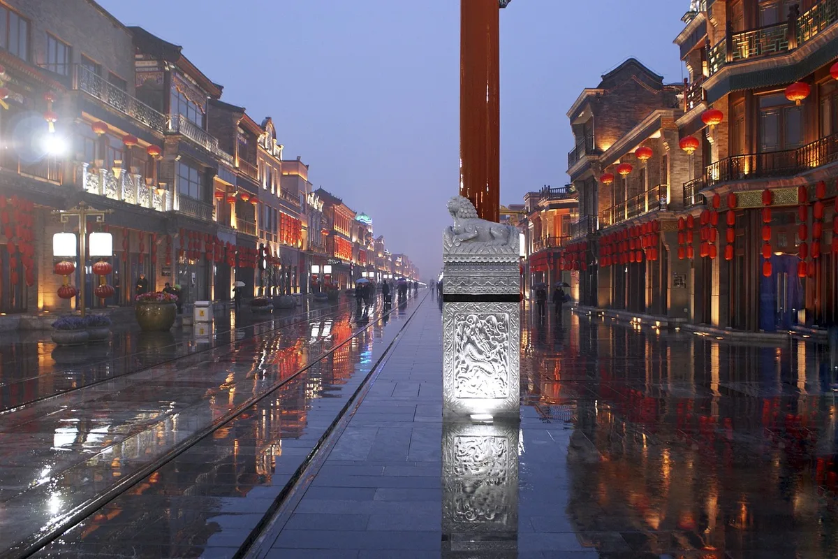 5c9b3baaea0db82428b0faa08f2b4264ef89d178 Eine Strasse in Peking. (Symbolbild Pixabay)