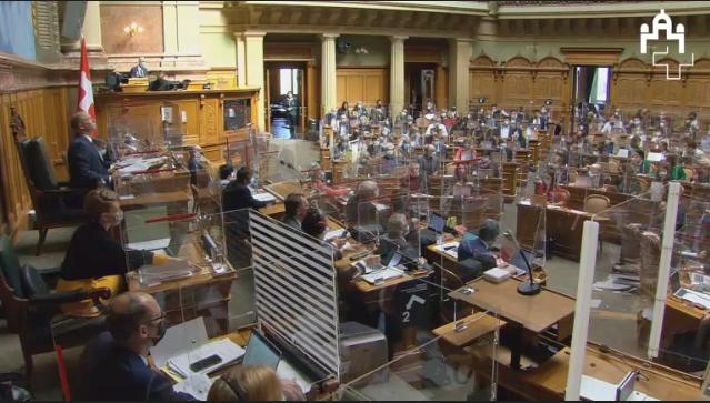 Die Wirtschaftskommission des Nationalrats debattierte in der Sondersession über die Motion Munz und die Parlamentarische Initiative «Stopp dem ruinösen Preisdumping (...)», welche vorsehen, den Einzelkulturbeitrag für Zuckerrüben bei 2100 Franken pro Hektare und Jahr zu belassen. Diese Motion wurde nun im Nationalrat angenommen. (Bild Screenshot)