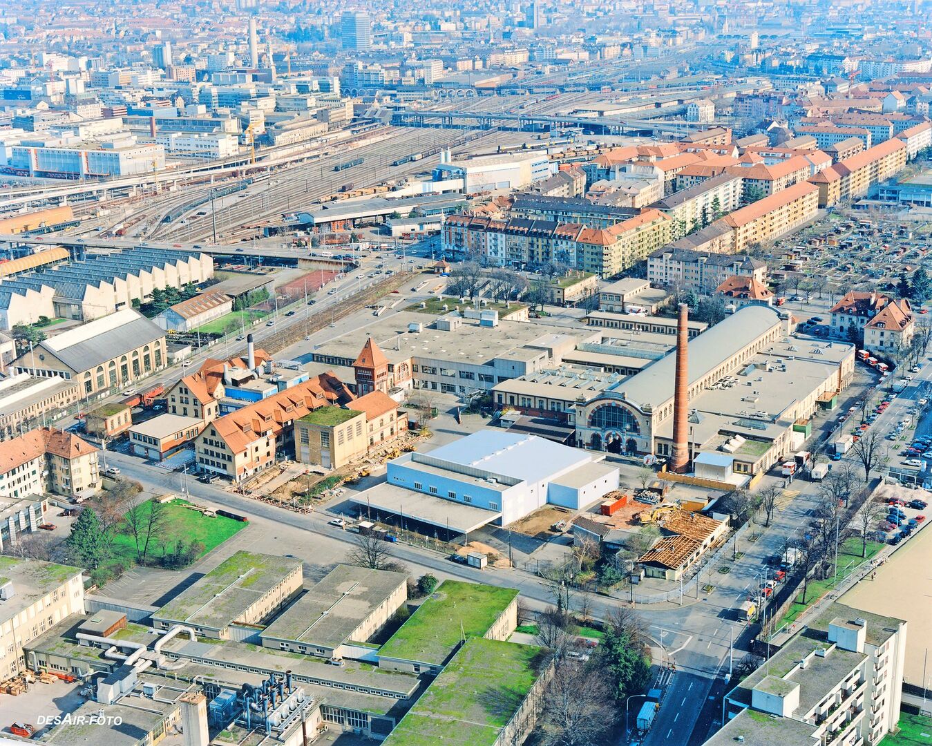 Einst stand der Schlachthof ausserhalb der Stadt Zürich, heute liegt das fünf Hektaren grosse Areal mittendrin. Ende 2029 schliesst er.