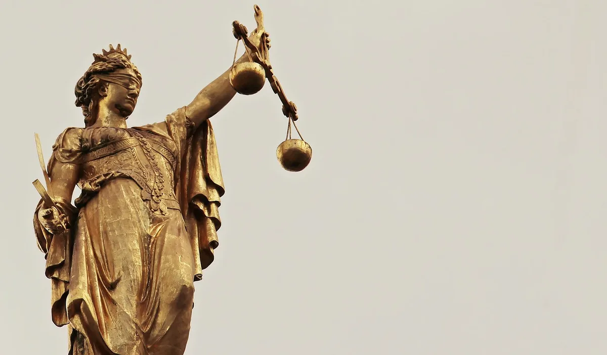 justitia-2597016_1280 Wanderfalken-Vergifter von Basel verurteilt
