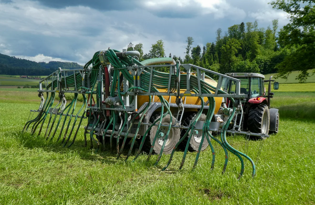 Duengen_Pro_Natura.jpg Transparenz darüber, wo wie viel Düngemittel ausgebracht werden, würde es nach Meinug von Pro Natura ermöglichen, Boden und Gewässer richtig zu schützen.