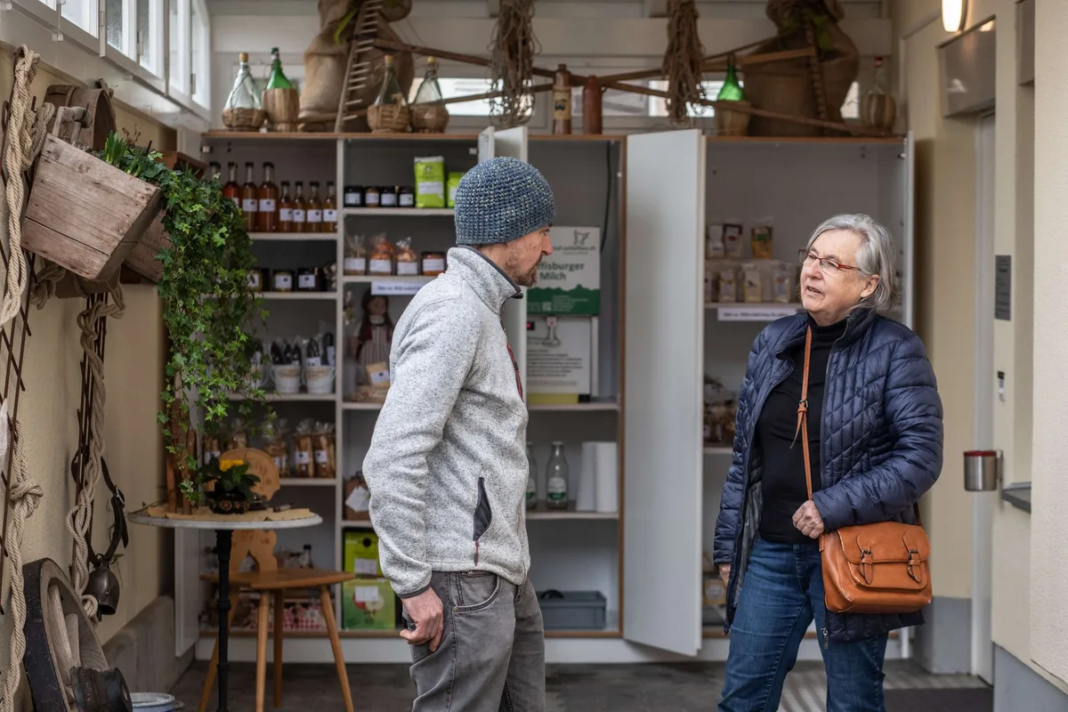 1a5dfd15de9ec85329d56a2639c165c3d5e208af Der Quartier-Hofladen im a+ Hilfsmittelshop des Samaritervereins Thun. (Bild: «die grüne» / Pia Neuenschwander)