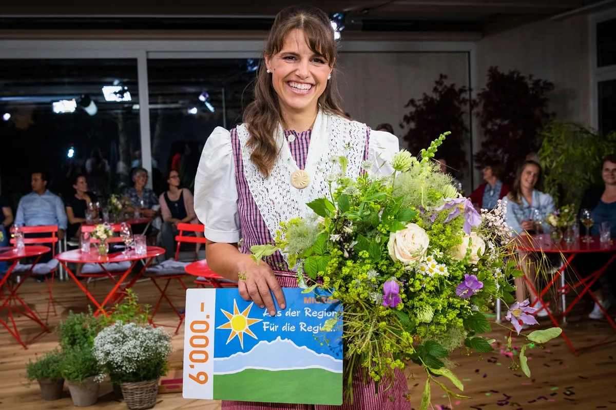 schuerpf_bluemstrauss Eliane Schürpf gewinnt die Landfrauenküche 2022
