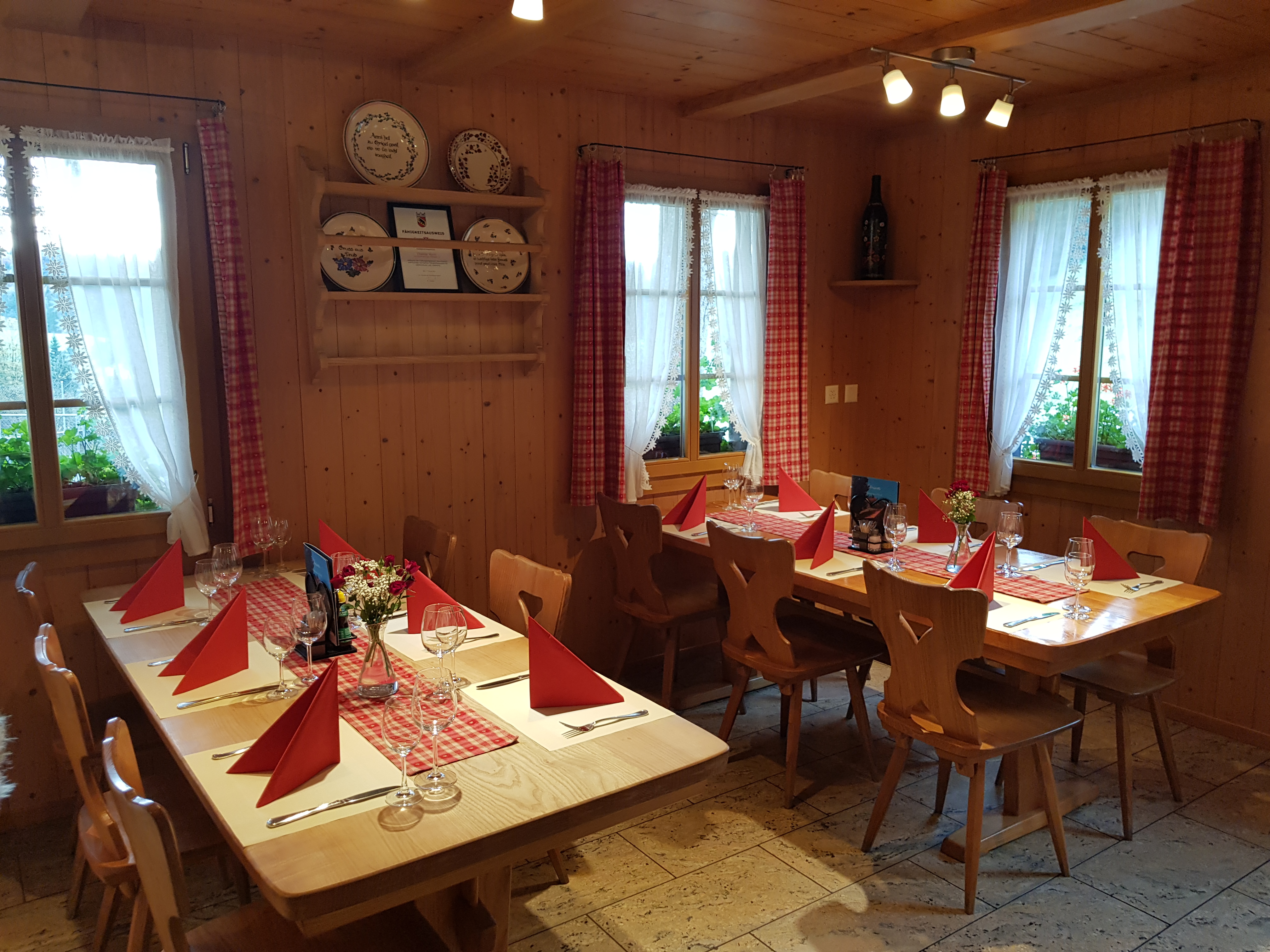 Einmal pro Monat wird ein Mittagessen für Personen ab 60 Jahren angeboten. Dieser erfreut sich in der Umgebung grosser Beliebtheit. 