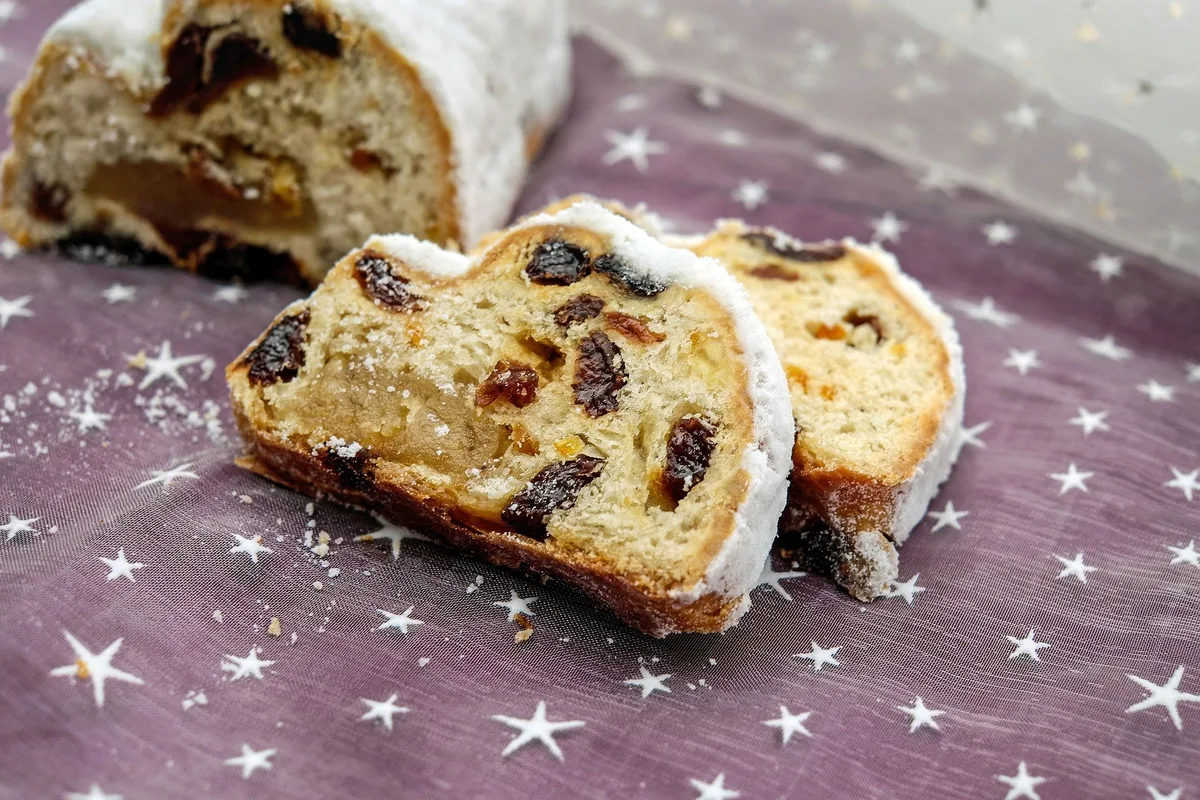 christ-stollen-g69802636e_1920 Torten, Stollen und Pandoro - Weihnachtskuchen in Europa