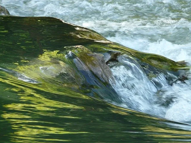 7b14067dfb92470e39bd5b49c5348cb80f62693d Bisher kommt bei der Beurteilung der Wasserqualität ein einheitlicher Grenzwert zum Einsatz. Bei der Zulassung hingegen ein stoffspezifischer. (Bild Pixabay)