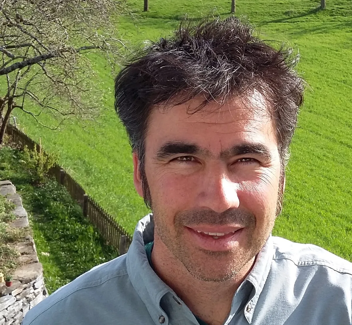 80796dcb6c3e8917a006ecd9930c411abf3a3e46 Daniel Mettler von der Agridea im Interview. Er ist für die Fachgebiete Landwirtschaft im Berggebiet und Herdenschutz. Mettler ging selber jahrelang z Alp. Bild: zVg