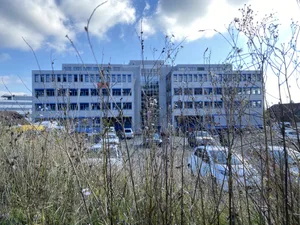 Als ehemaliges Bürogebäude ist das Webergut in seiner heutigen Form nicht aufs Wohnen ausgerichtet.