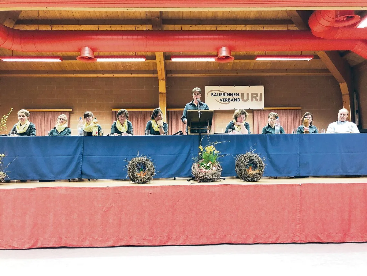 0f8ea93361f736209ca744d59e05aee1af98753d3b38748a6fc99d4d8e9fcaf7 Der Vorstand der Urner Bäuerinnen zeigte sich einheitlich und harmonisch. Man freute sich, dass man wieder «normal» tagen durfte.