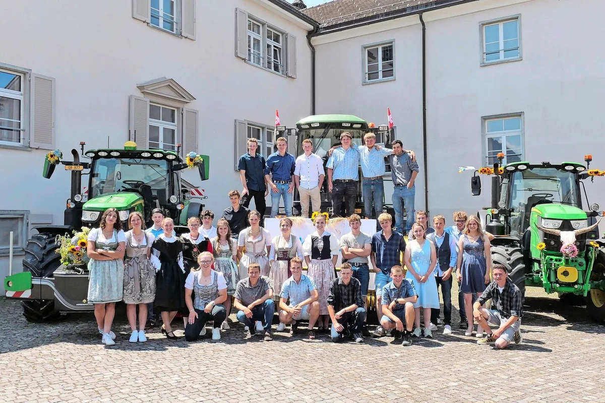 e93d76f99448a68ca1aef4d63a83fd556b575eafb49f40b9abe00362028b3eba Sie haben die Erstausbildung als Landwirt(in) EFZ erfolgreich abgeschlossen.