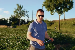 Nebst seiner Funktion als Leiter war Andreas Rüsch immer auch als Berater tätig: Als Kartoffelexperte führte er Versuche durch, organisierte Flurbegehungen und informierte die Praxis über Aktualitäten und Neuerungen.